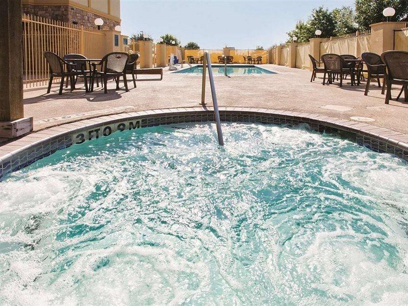 La Quinta Inn And Suites By Wyndham - Schertz Exterior photo