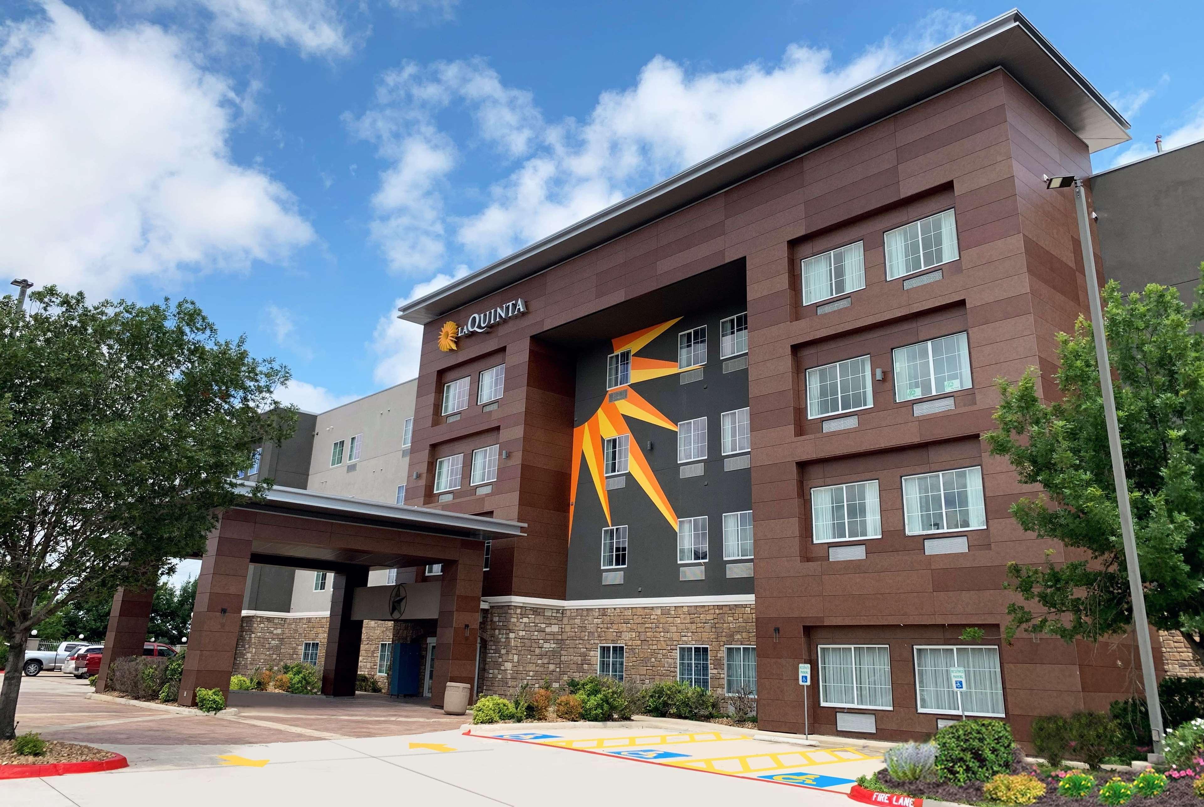 La Quinta Inn And Suites By Wyndham - Schertz Exterior photo