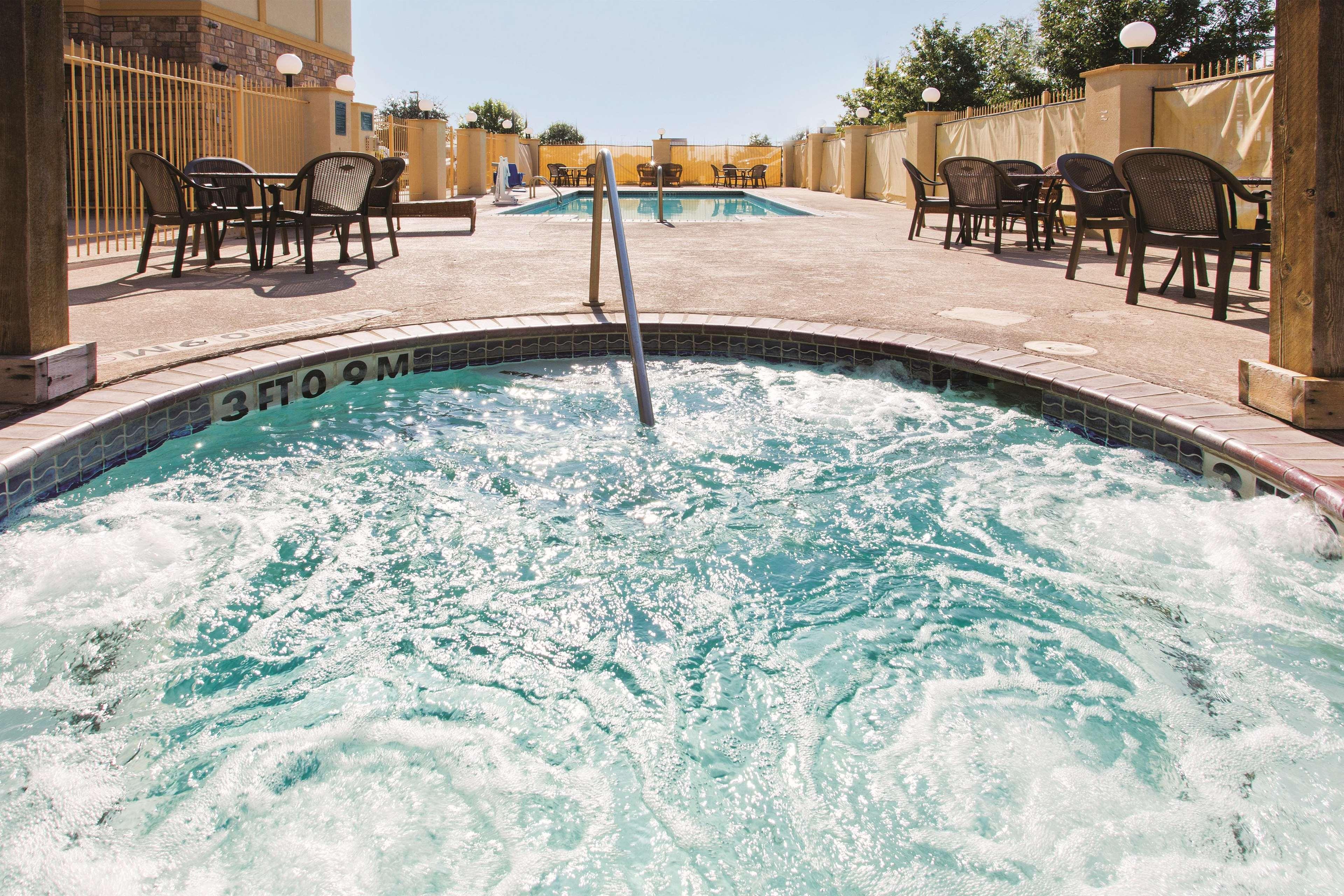 La Quinta Inn And Suites By Wyndham - Schertz Exterior photo