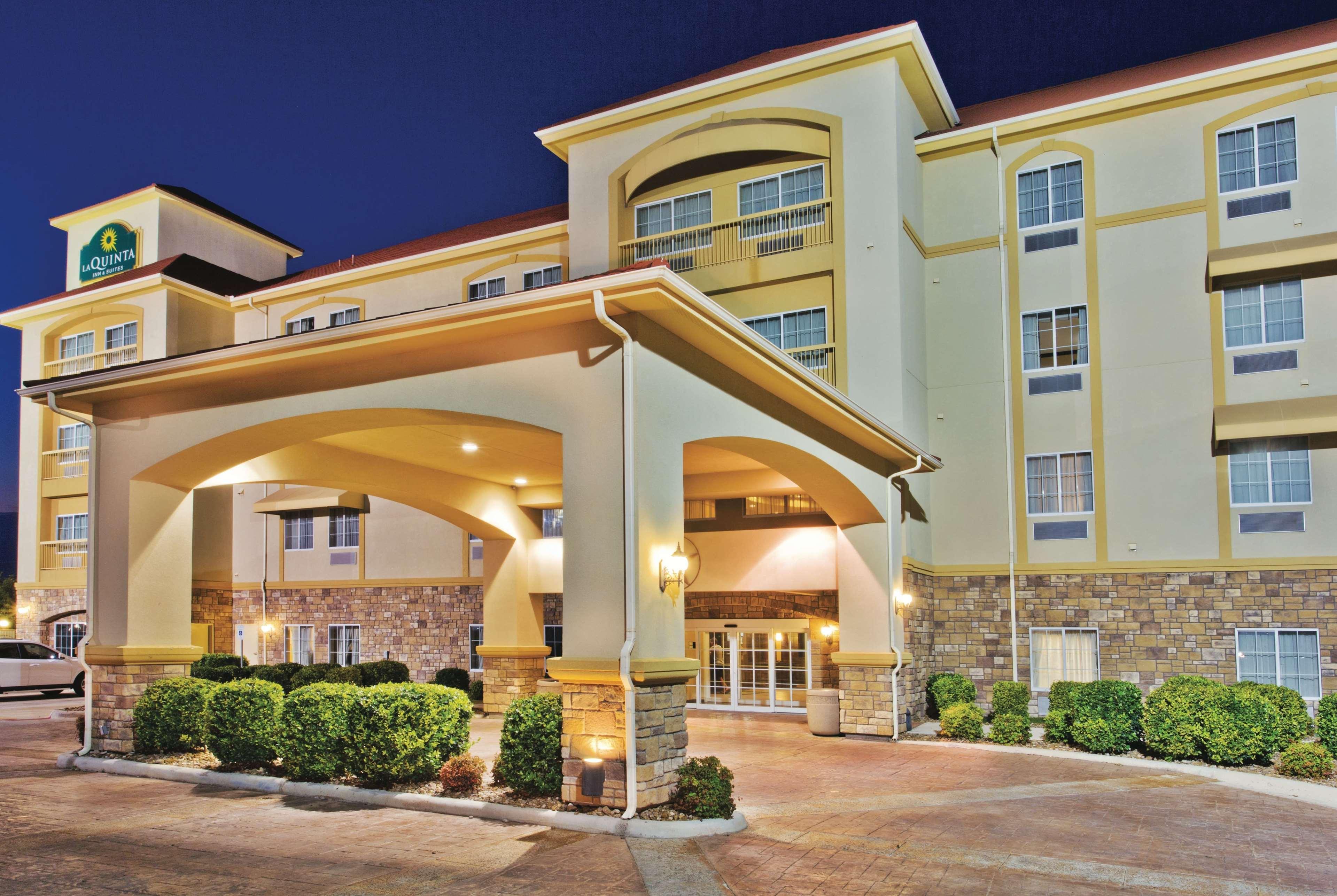 La Quinta Inn And Suites By Wyndham - Schertz Exterior photo
