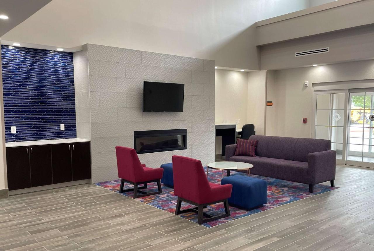 La Quinta Inn And Suites By Wyndham - Schertz Exterior photo