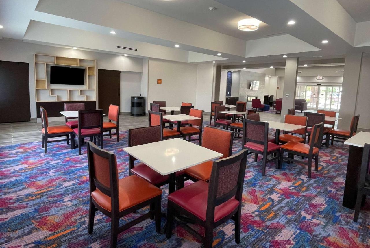 La Quinta Inn And Suites By Wyndham - Schertz Exterior photo